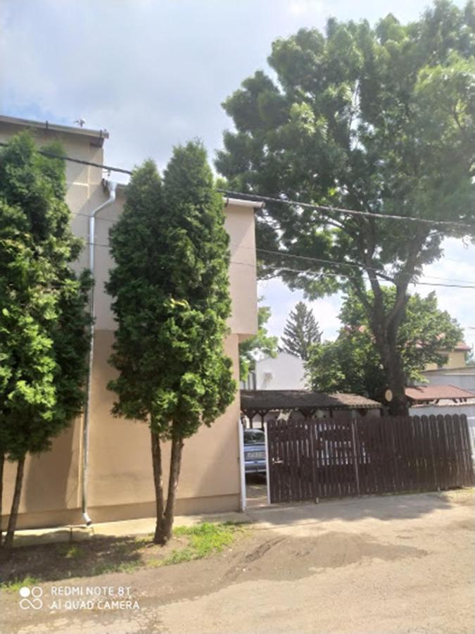 Marabella Apartmanok Hajdúszoboszló Zewnętrze zdjęcie